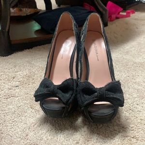 Black lace high heel with bow